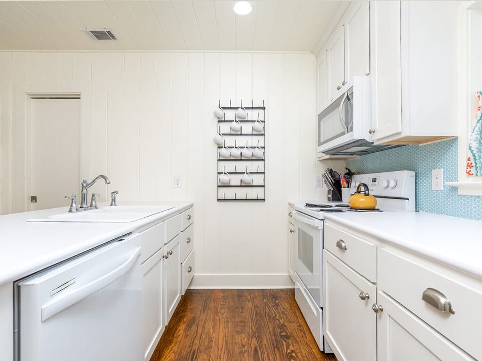 Fully equipped kitchen