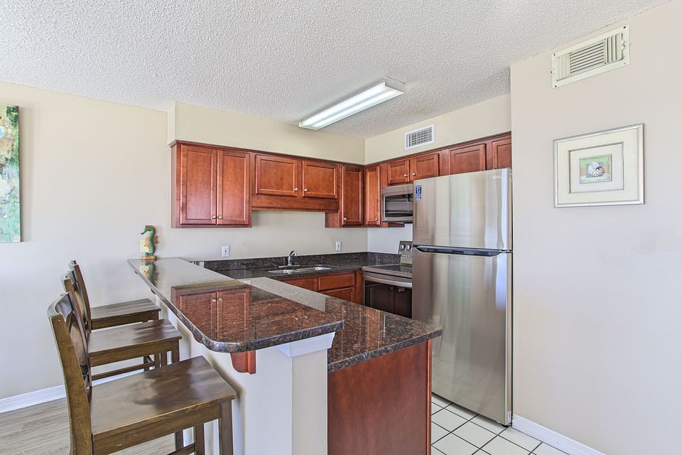 22-Crystal-Sands-201B-Kitchen