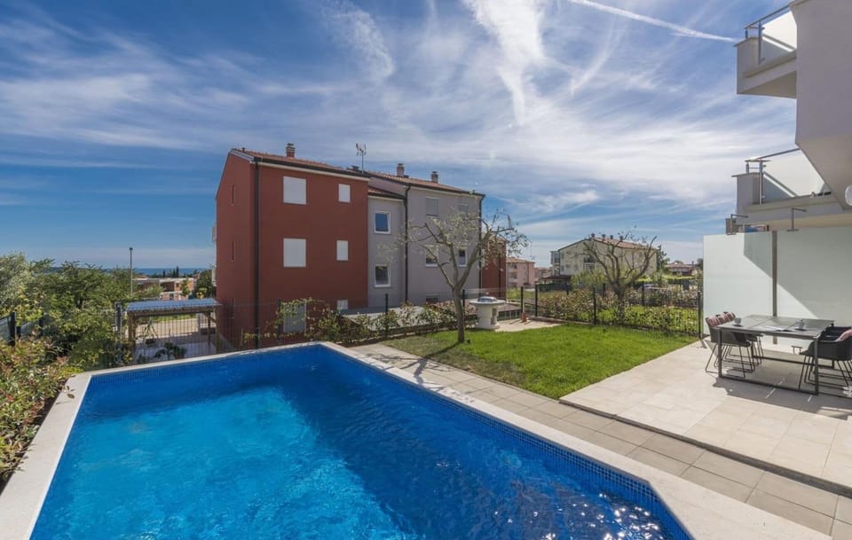 Holiday Home Swimming Pool