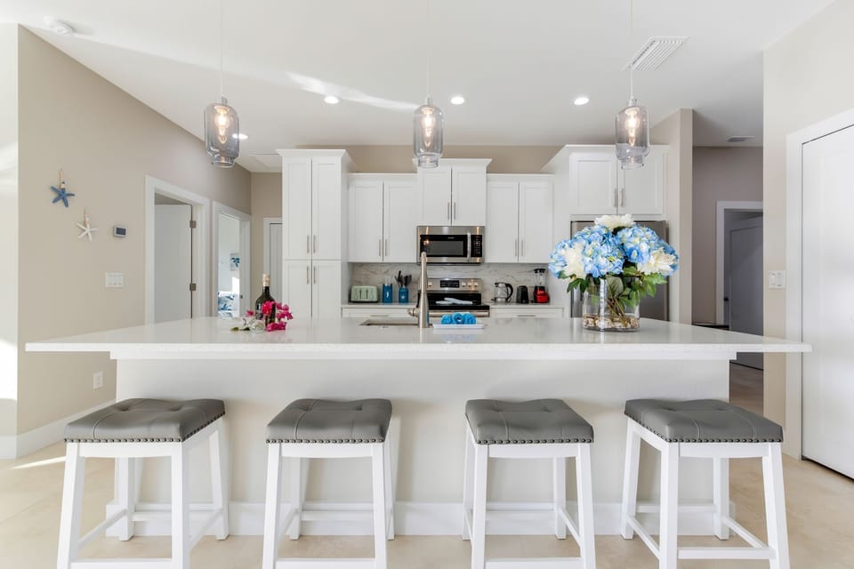 Kitchen with island