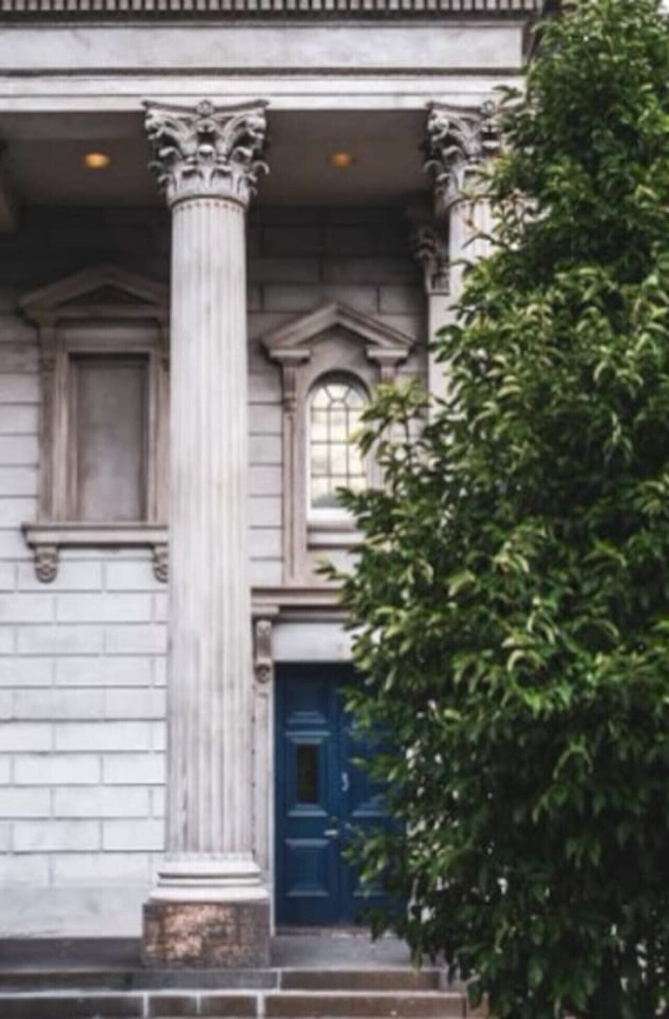 Behind the blue door is the oustanding Battista a couples destination