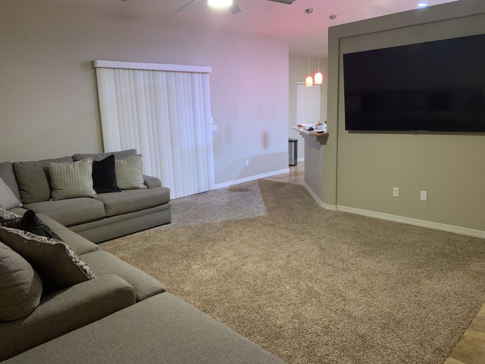 Living room w/large TV 