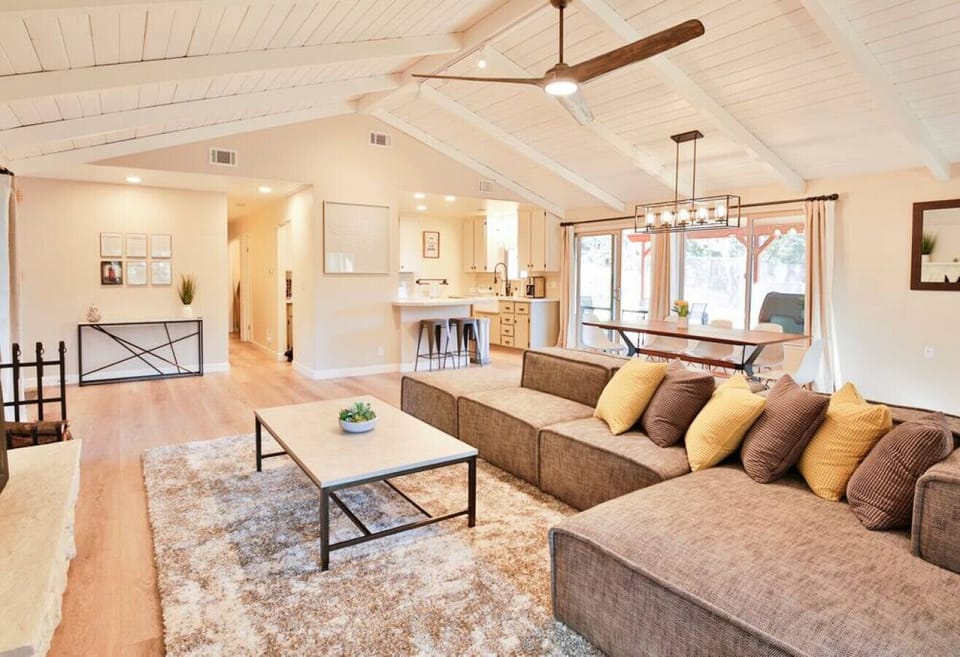Wide open living space, perfect for entertaining!