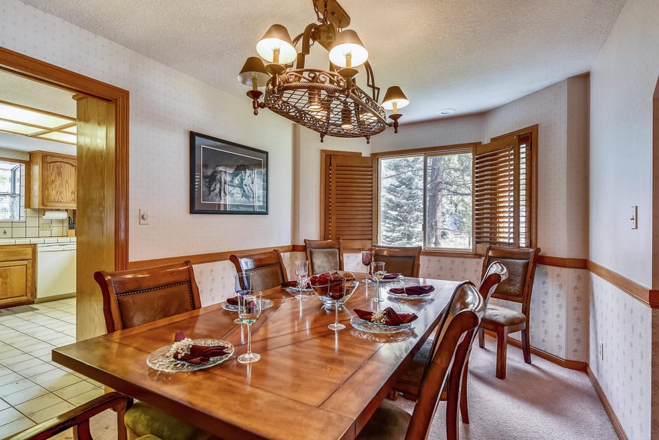 mainlevel-diningroom