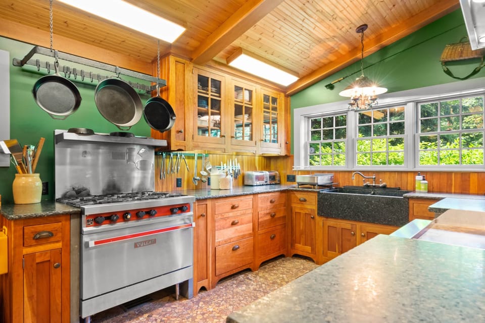 Folded Hills Kitchen (2)