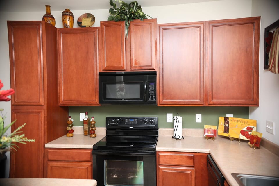 FULLY EQUIPED KITCHEN