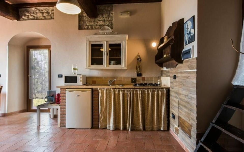 Amenities, Common Room, Facilities, Kitchen, Room Detail