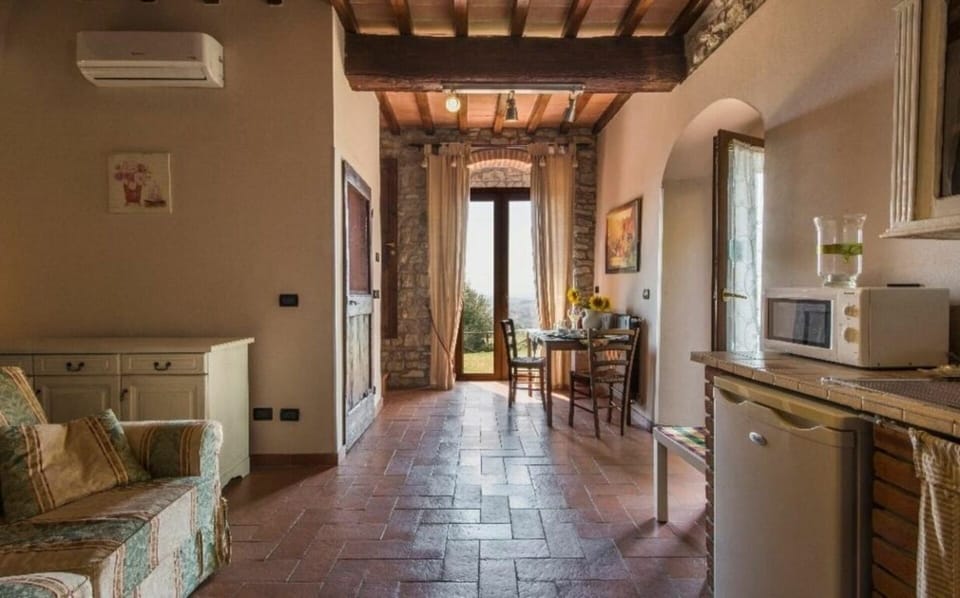Amenities, Common Room, Dining Room, Facilities, Kitchen, Living Room, Room Detail