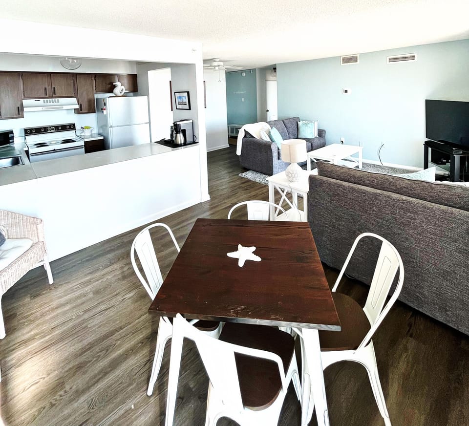 Bright open floorplan.