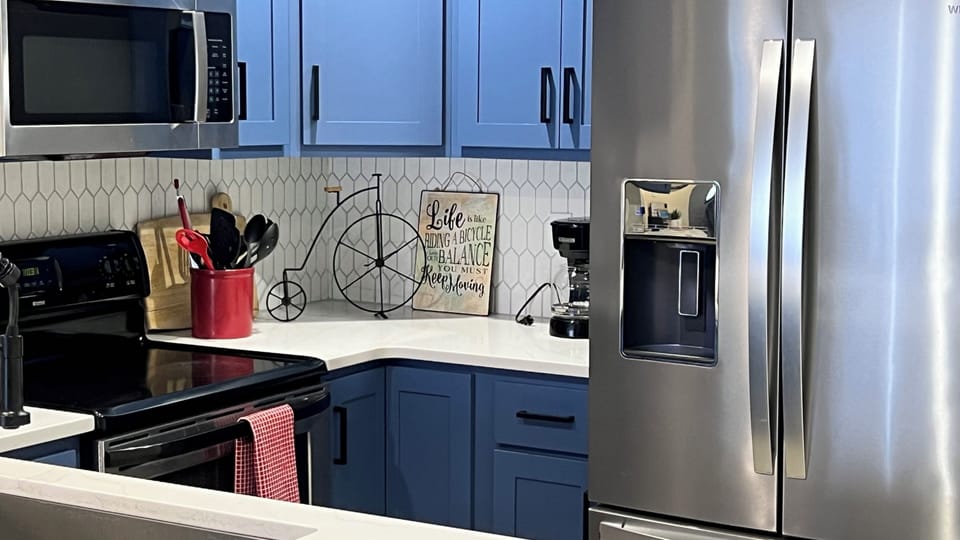 Full kitchen