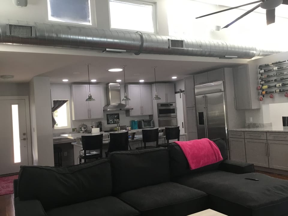 Updated Kitchen with amenities, great for cooking and entertaining 