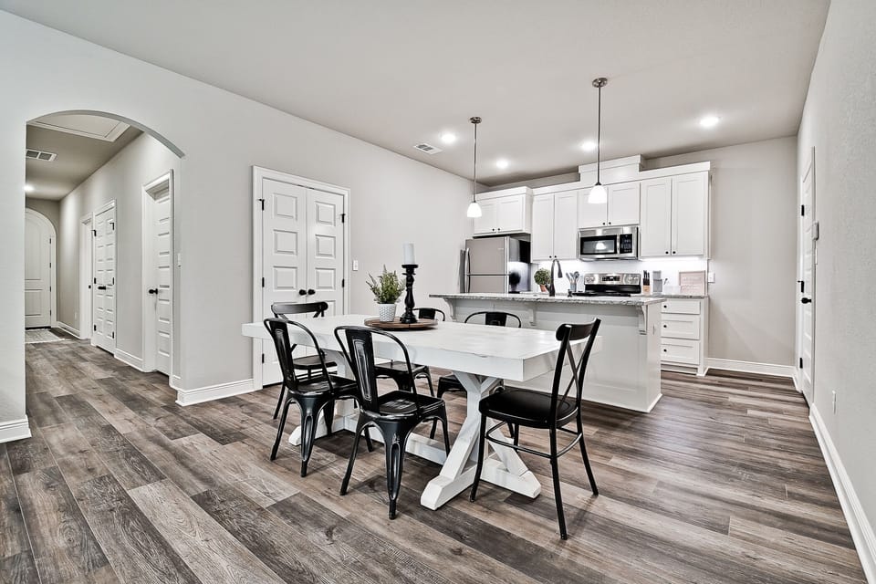 Dining/Kitchen