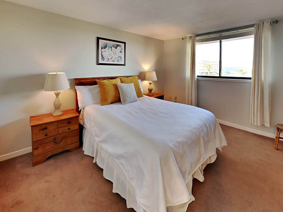 Primary Bedroom | Queen
