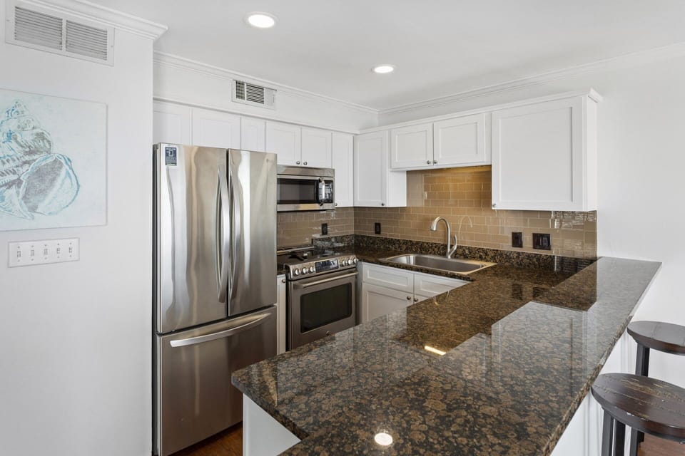 22-Crystal-Sands-217A-Kitchen