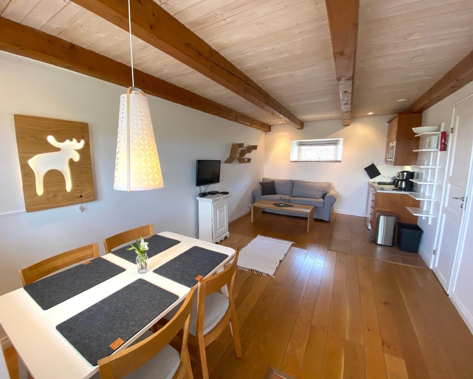 Living area. Entre view