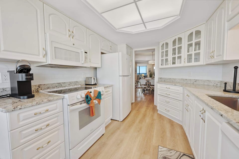 Large Kitchen Area
