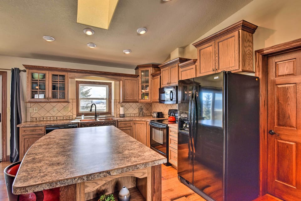 Kitchen | Fully Equipped