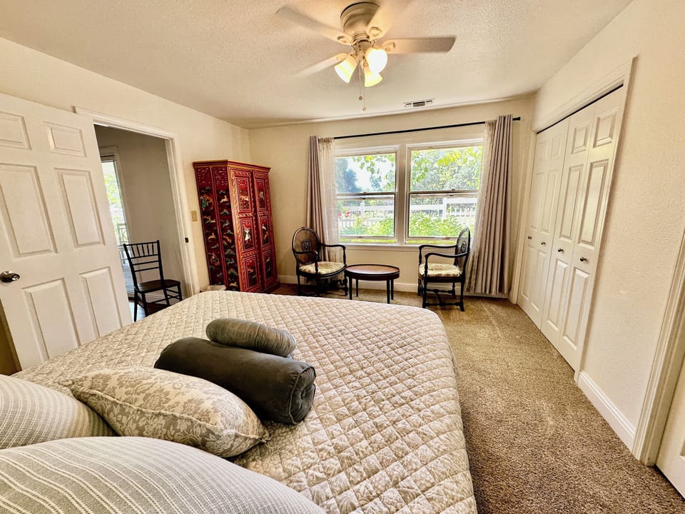 Room 1 
king bed garden/pasture view