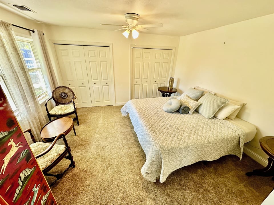 Room 1 
king bed garden/pasture view