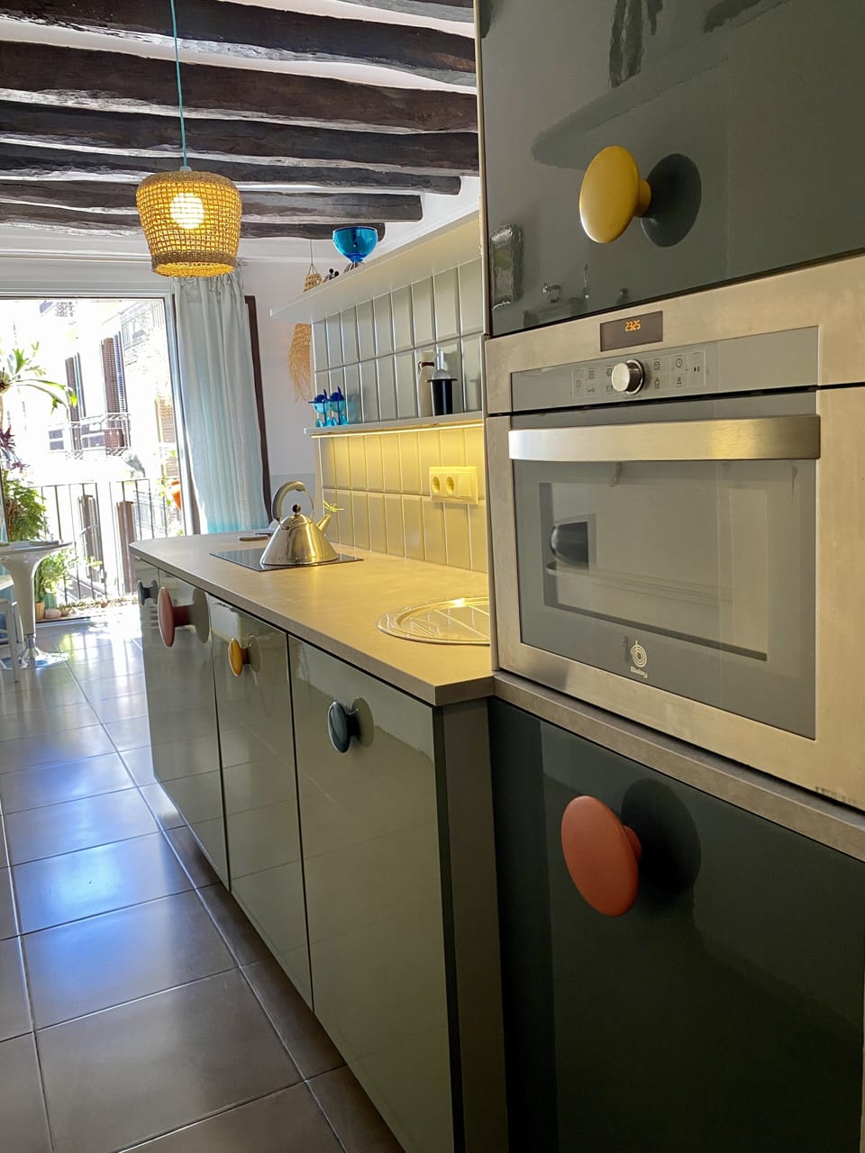 Combination oven and microwave 