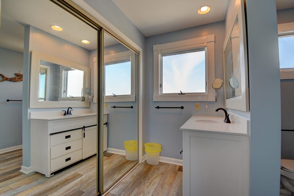 Top Floor King Bedroom's Bath