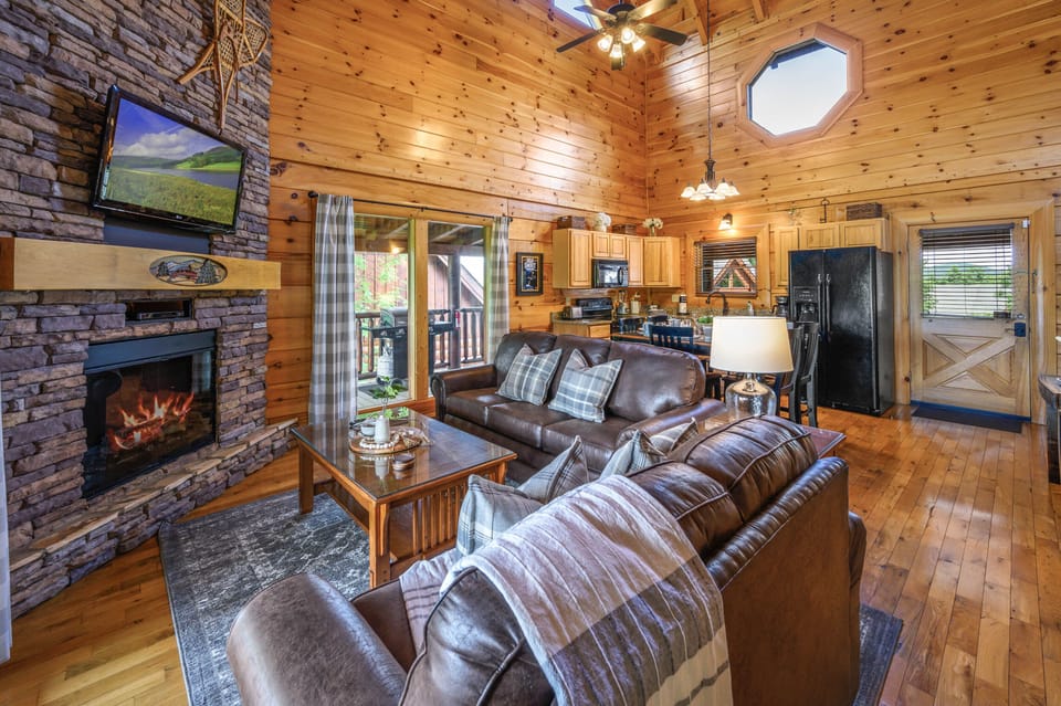 Brand new leather sofas, electric fireplace and plenty of seating for guests. 
