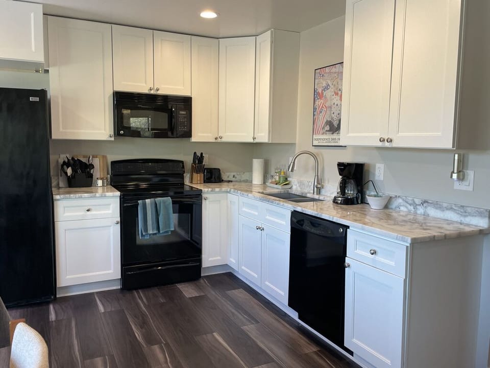 Kitchen with everything you need. 