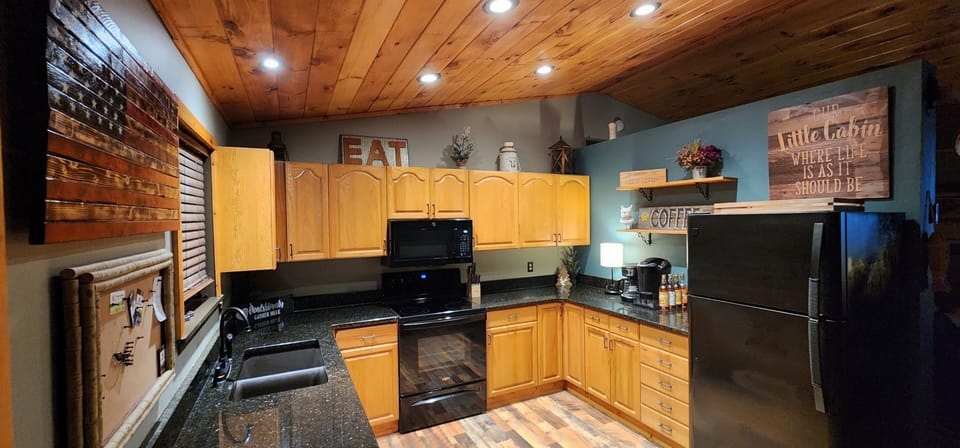 Nice sized kitchen for a vacation!