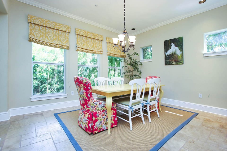 Lika Laika Dining Area