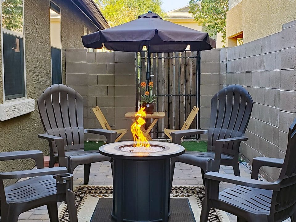 Danc'n fire patio, grill n chill. 