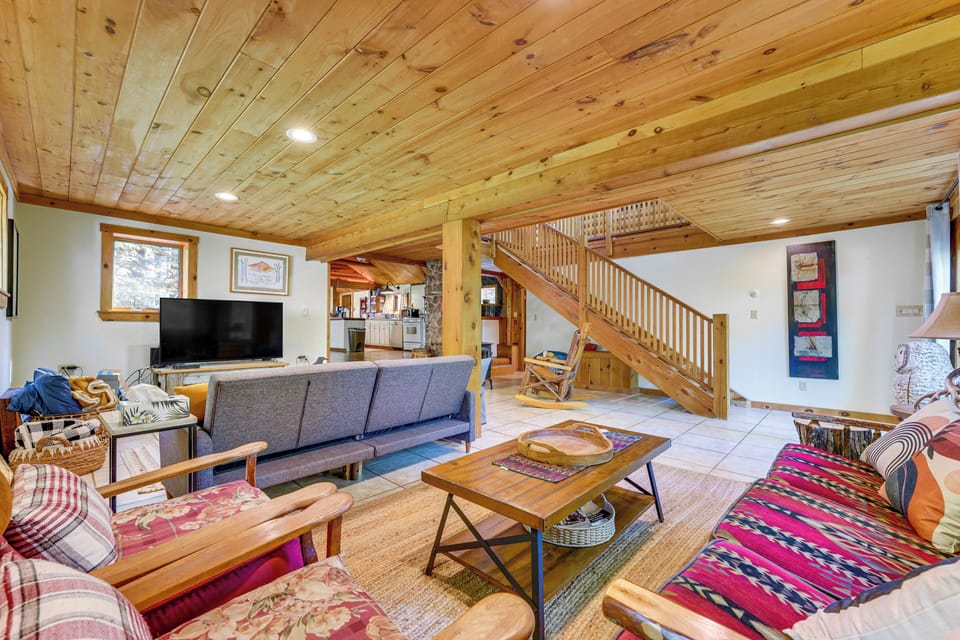 Living Room | Smart TV