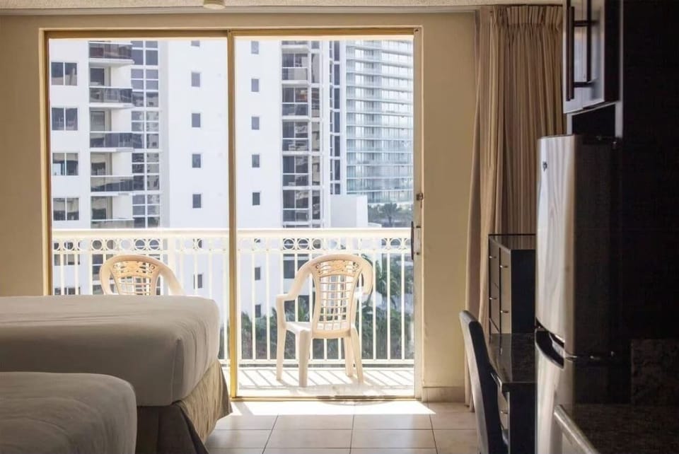 Room View./ Views, colors, and decor may vary.