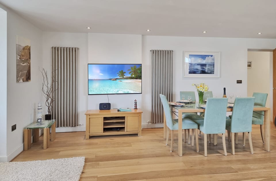 3 Point View -
Open plan kitchen/living room