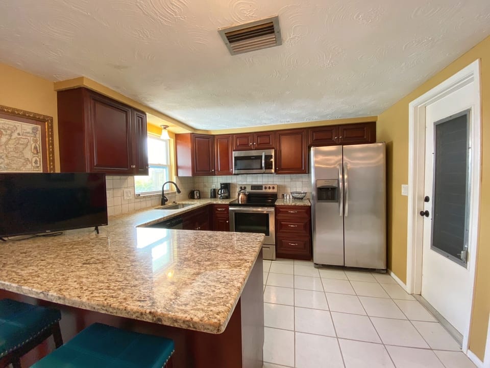 Well-equipped Kitchen