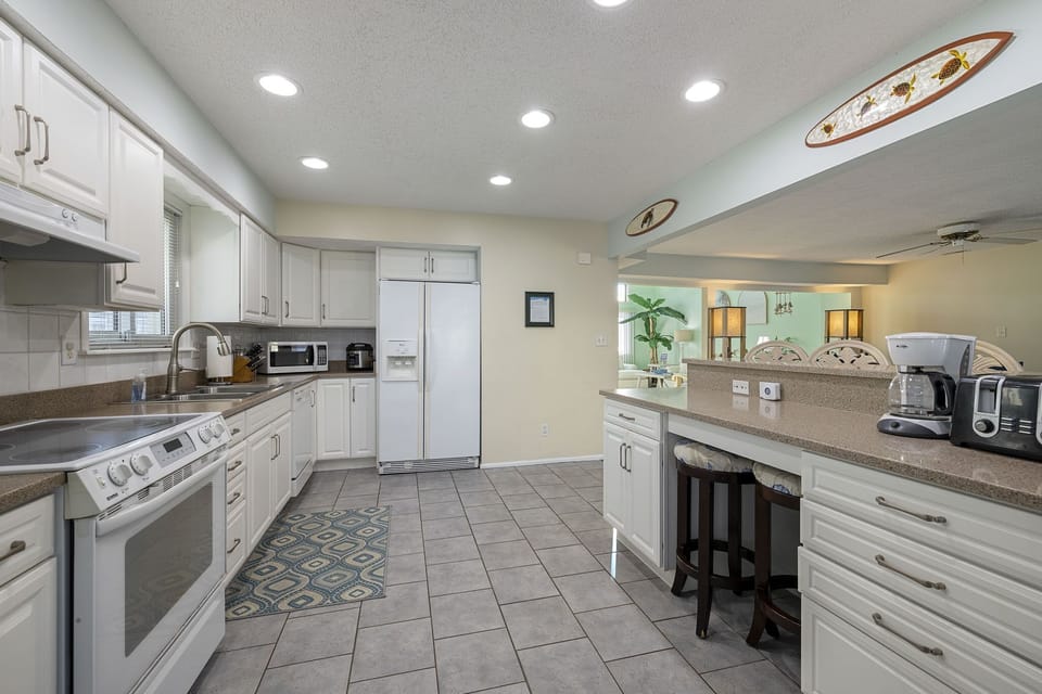 Second Floor Kitchen (2)