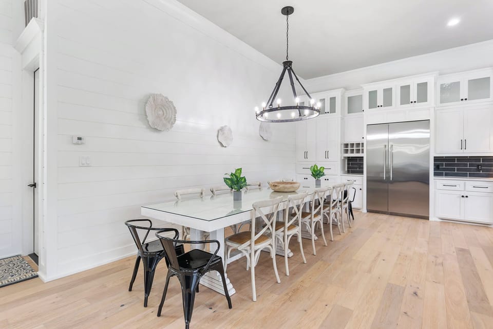 Kitchen and dining areas allow 20 guests to dine together.