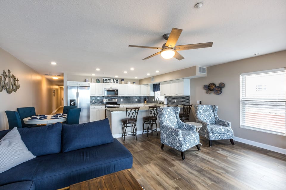 Living Area 2