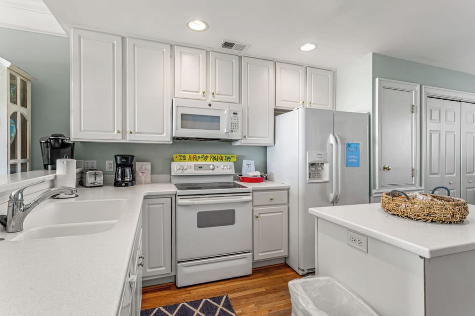 Kitchen and Laundry Room

2nd Floor
