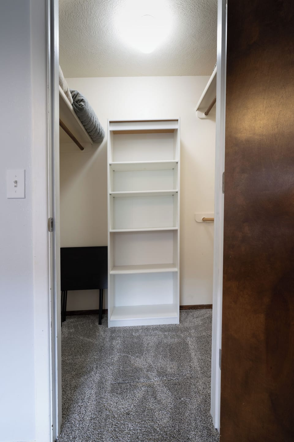 MASTER CLOSET 