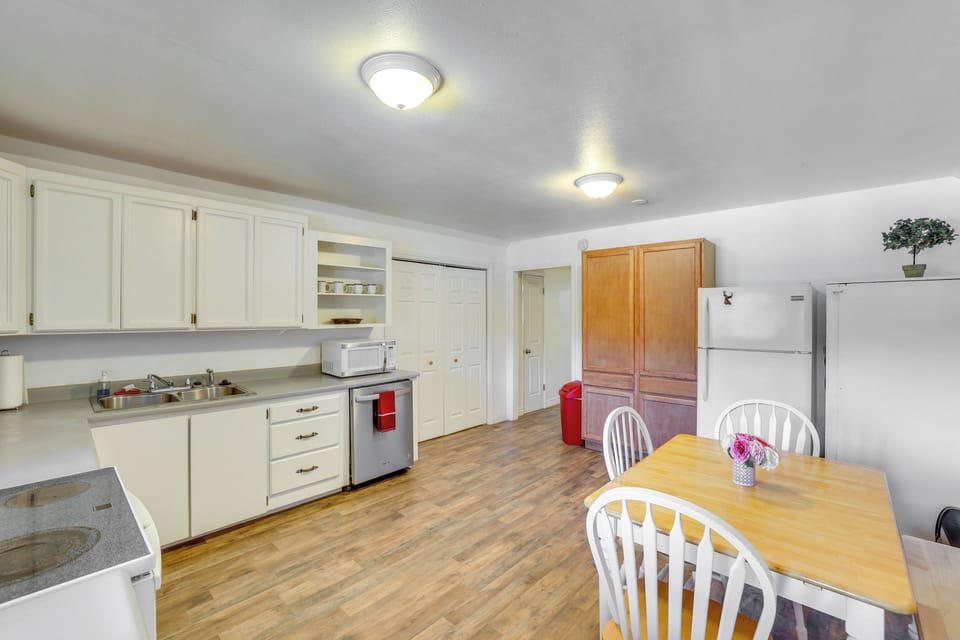 Kitchen | Dining Area | Single-Story Unit