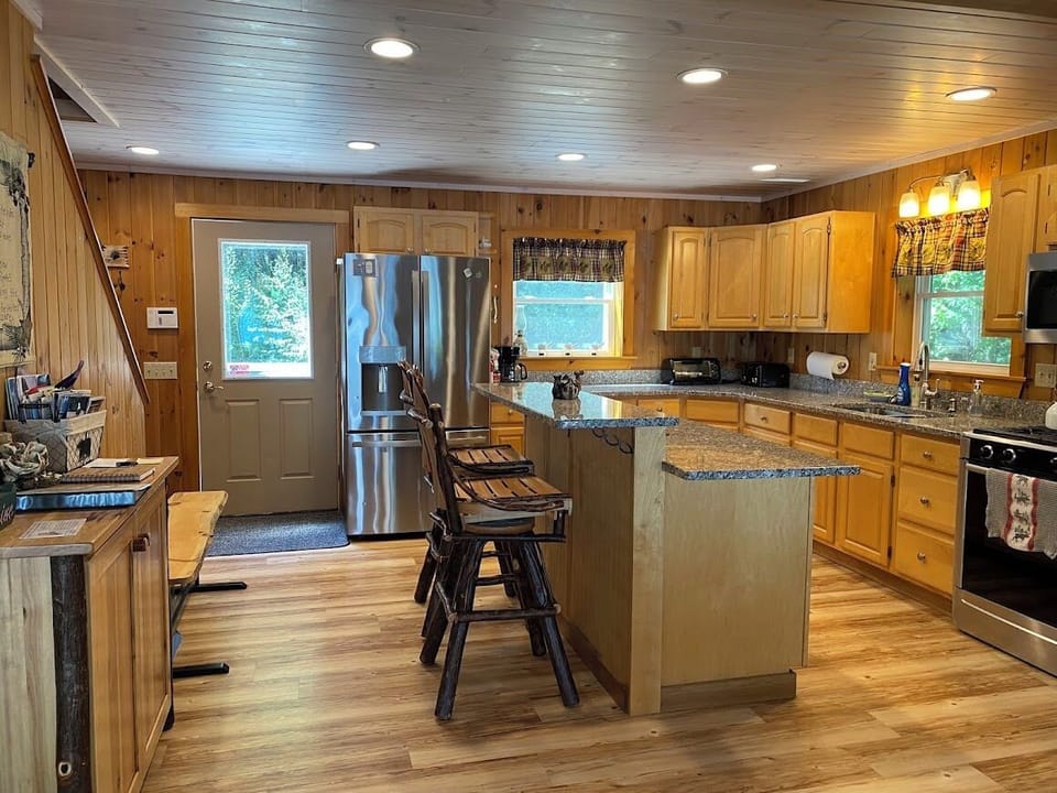 Lots of counter space in the kitchen
