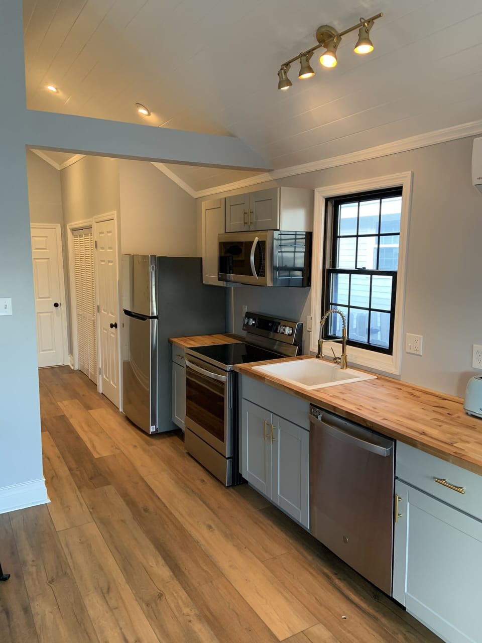 Brand new fully stocked kitchen stainless steel appliances. 