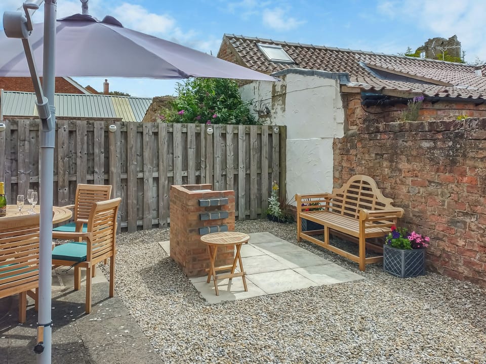 Sitting-out-area | 1 Kirkby Cottages, Sheriff Hutton