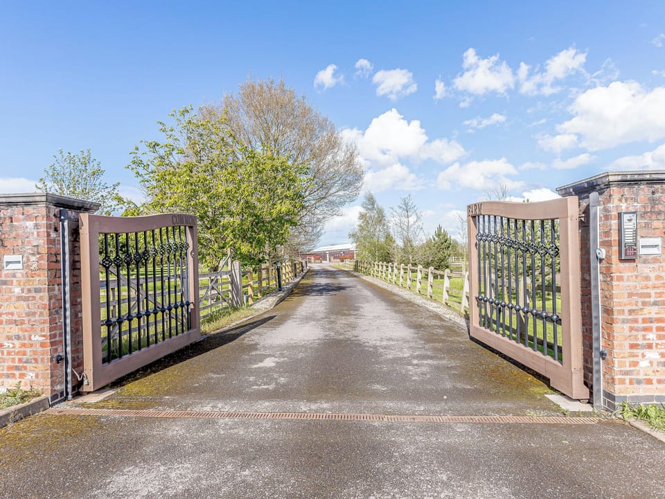 Entrance | Low Barn, Carlton