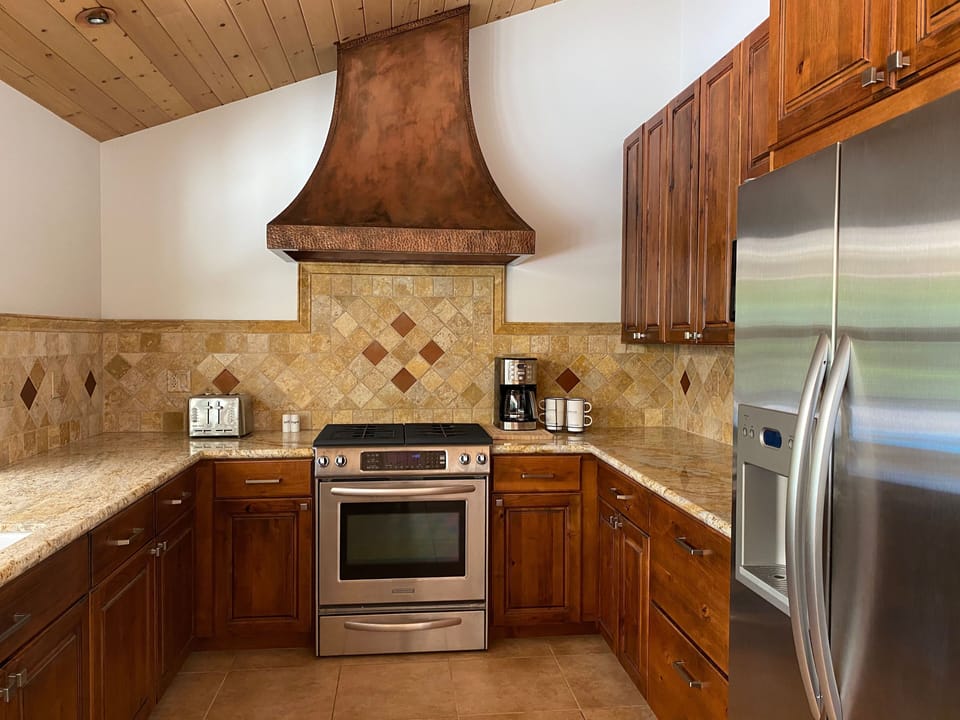 Very spacious kitchen with everything you need to cook or order in!