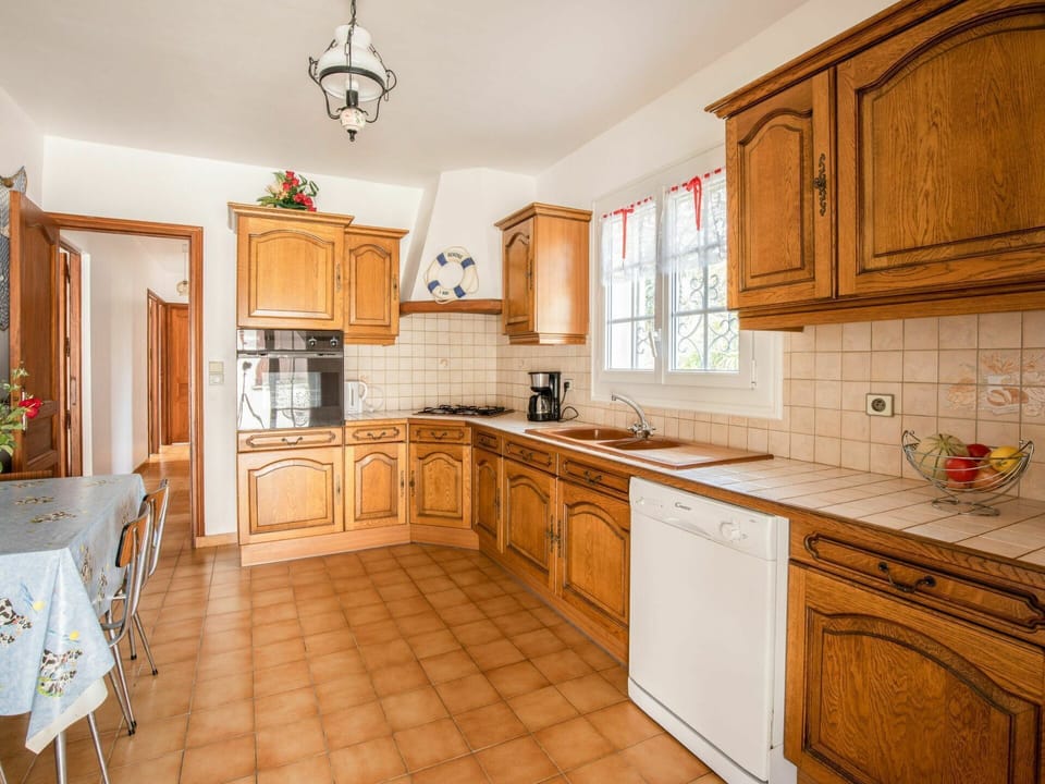 Cabinetry, Furniture, Countertop, Property, White, Sink, Drawer, Wood, Kitchen Sink, Kitchen