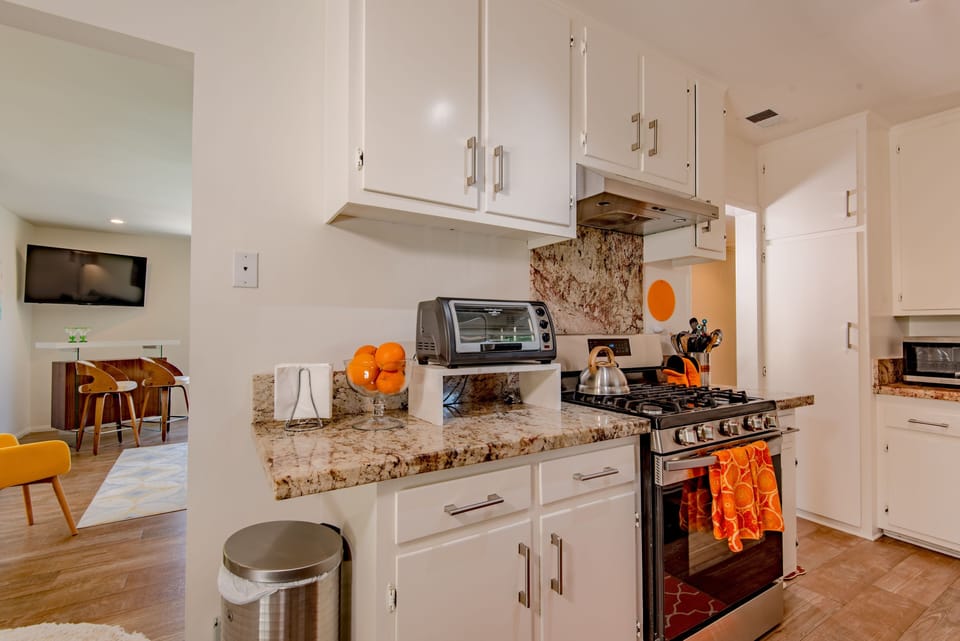 kitchen--fully equipped, new stainless steel appliances
