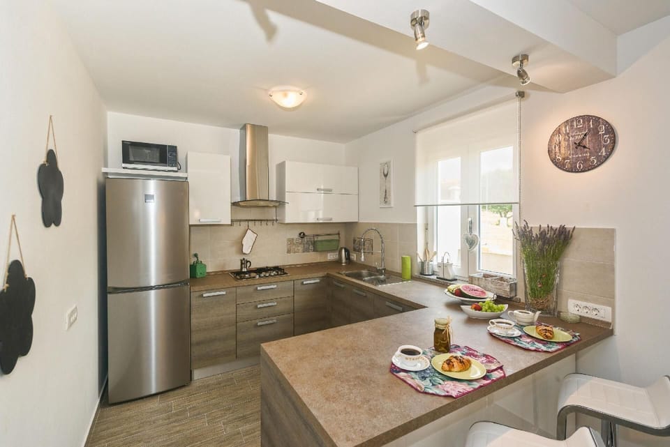 kitchen (groundfloor)