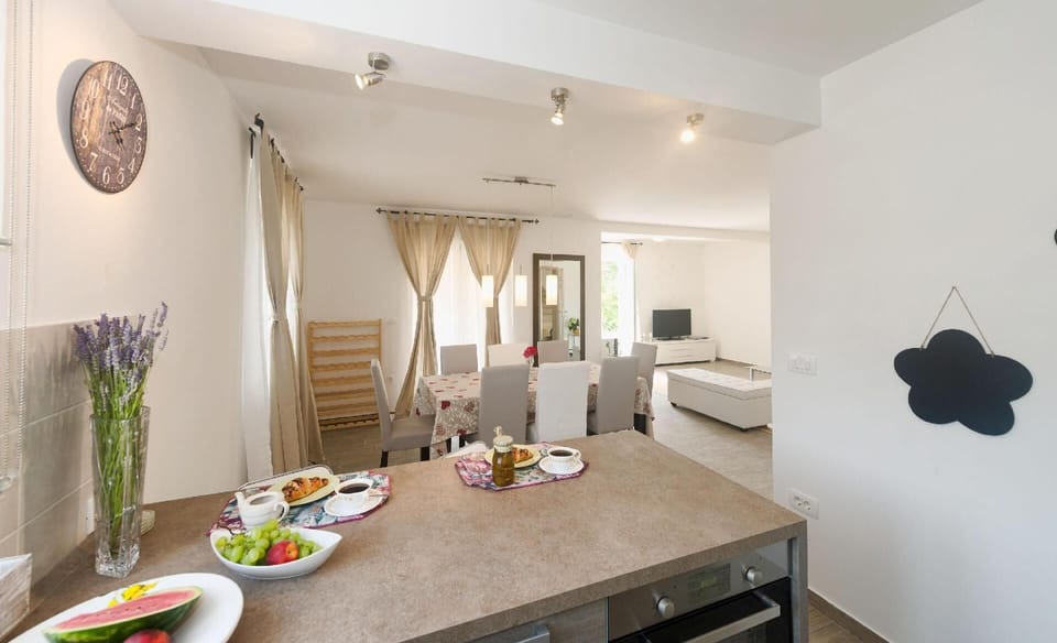 kitchen & dinningroom