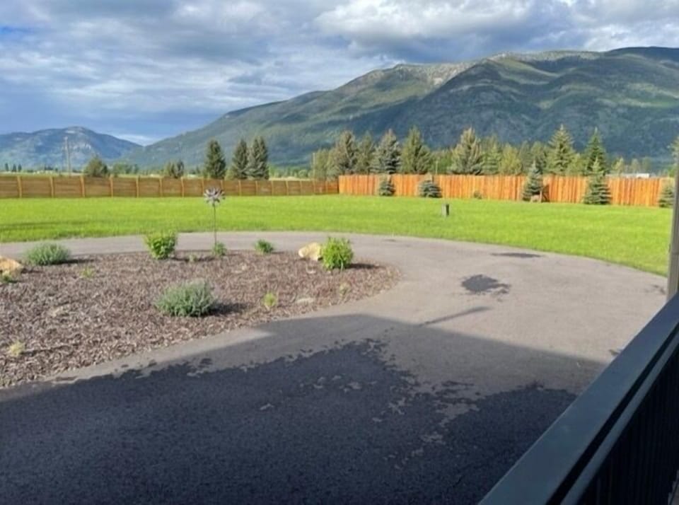 Beautiful and Brand New Custom Built Home, Stunning Views, Convenient Location House in Idaho